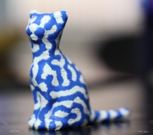 Котенок из pla пластика сине-белый1
